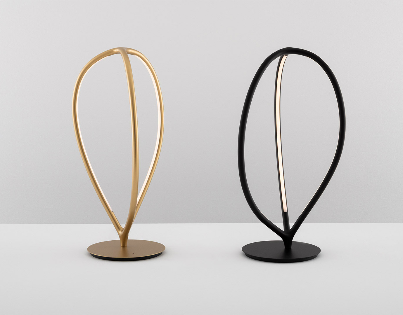 Artemide Arrival Table Lamp