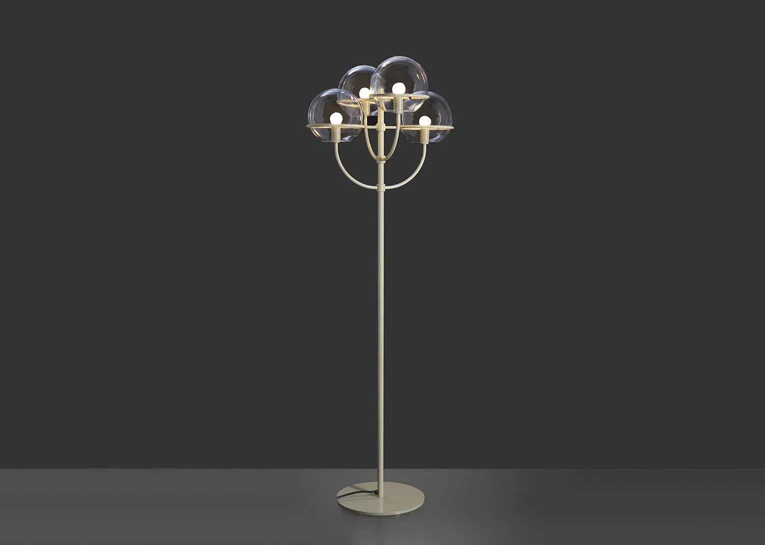 Oluce Lyndon Small Outdoor Floor Lamp
